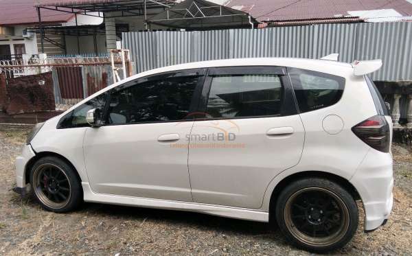 HONDA JAZZ GE8 1.5 E
