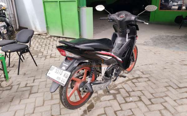 HONDA REVO X