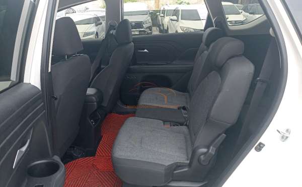 HYUNDAI STARGAZER