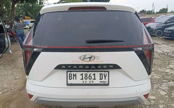 HYUNDAI STARGAZER