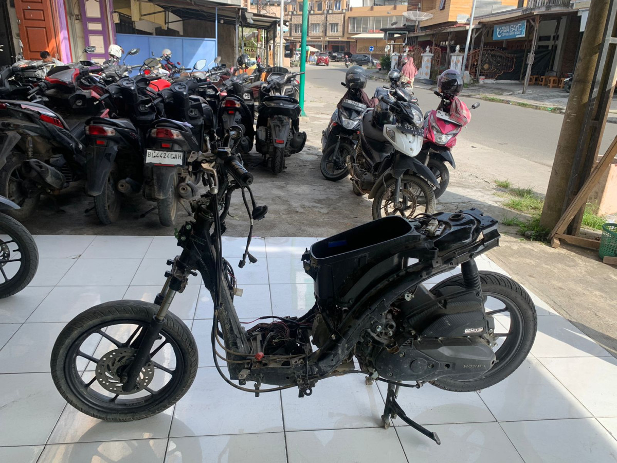 HONDA  BEAT