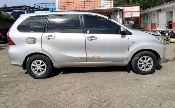 TOYOTA AVANZA