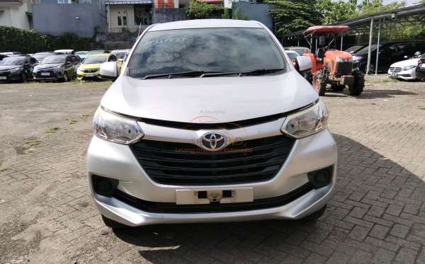 TOYOTA AVANZA