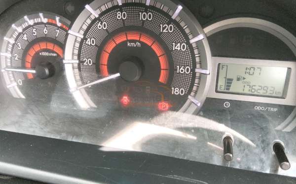 TOYOTA AVANZA