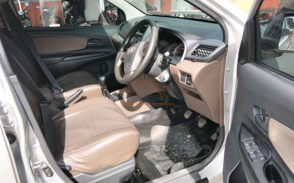 TOYOTA AVANZA