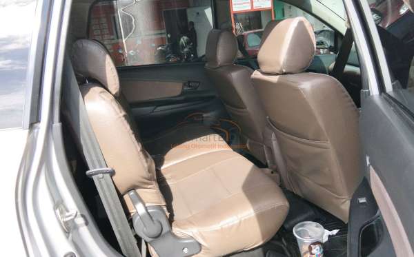 TOYOTA AVANZA