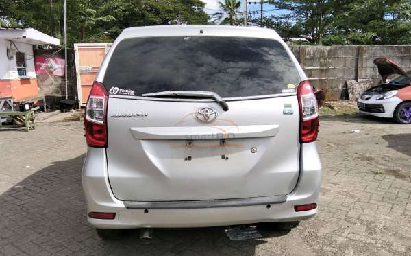 TOYOTA AVANZA