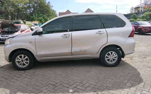 TOYOTA AVANZA