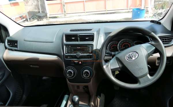TOYOTA AVANZA