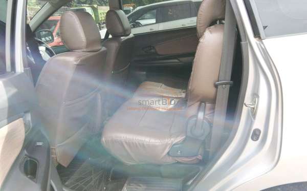 TOYOTA AVANZA
