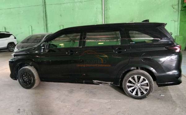 TOYOTA AVANZA