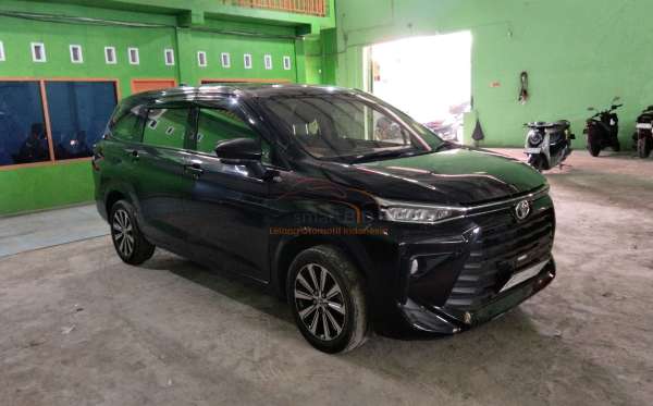 TOYOTA AVANZA