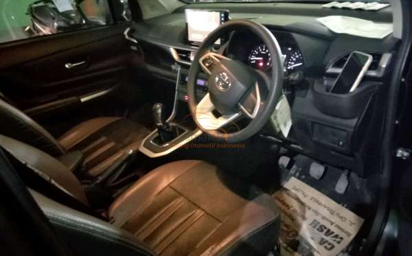 TOYOTA AVANZA