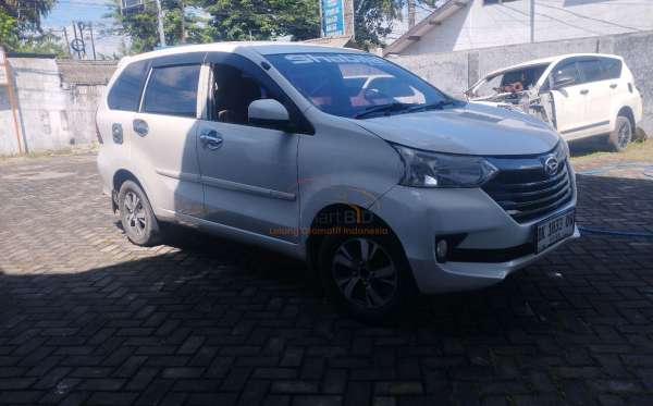 DAIHATSU XENIA X