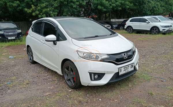 HONDA JAZZ GK5 1.5 RS