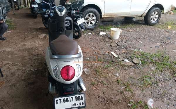 HONDA SCOOPY PRESTIGE