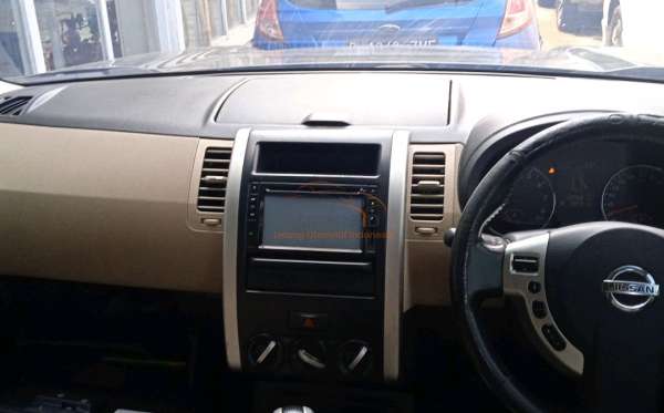 NISSAN X TRAIL 2.5