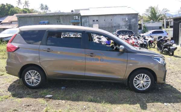 SUZUKI ERTIGA GL