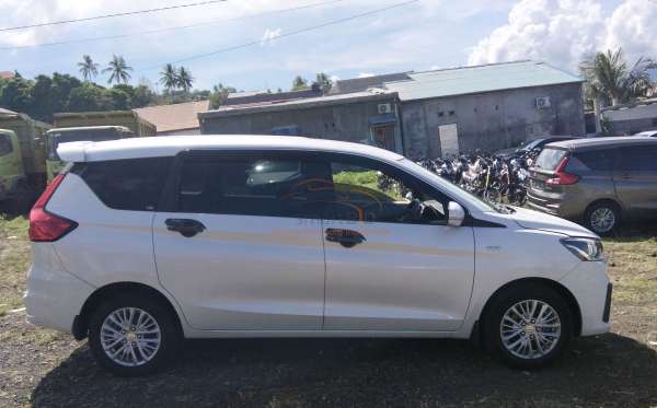 SUZUKI ERTIGA