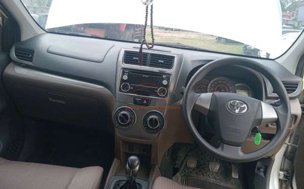 TOYOTA AVANZA 1.3 G