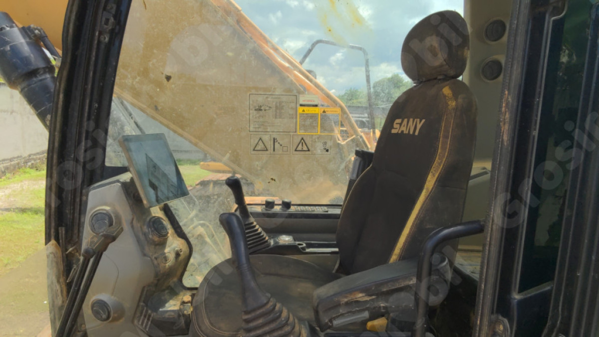 SANY EXCAVATOR SY215H