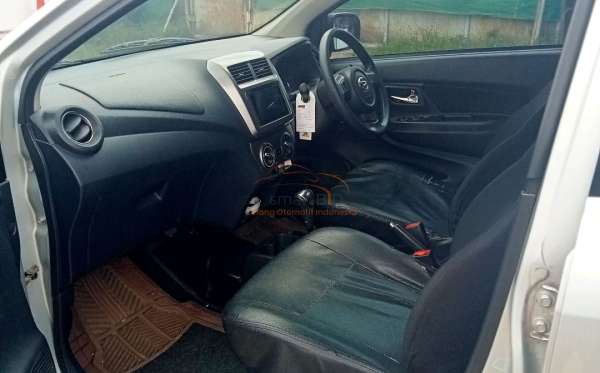 DAIHATSU AYLA 1.2R