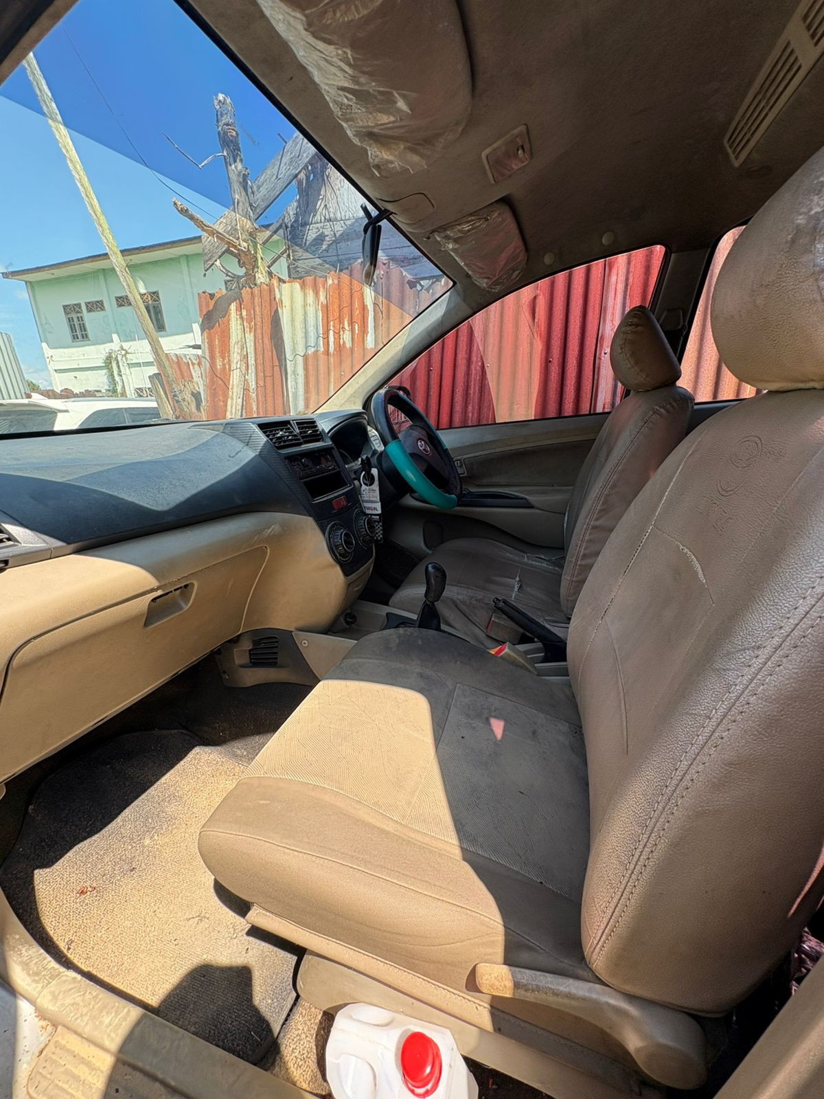 TOYOTA  AVANZA  1.3 E