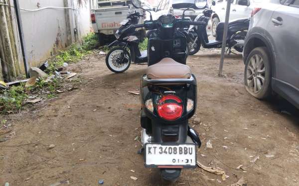 HONDA SCOOPY eSP STYLISH