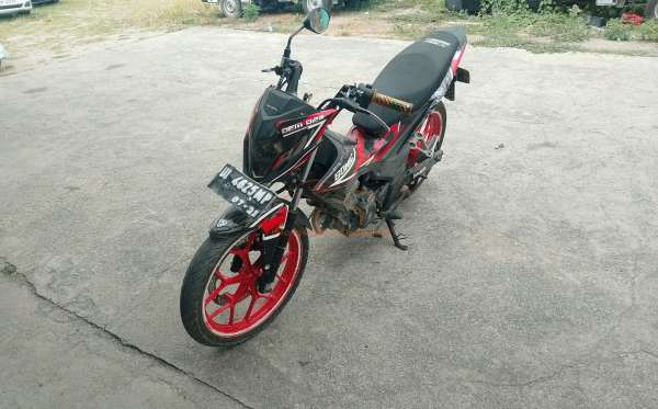 HONDA SONIC 150 R