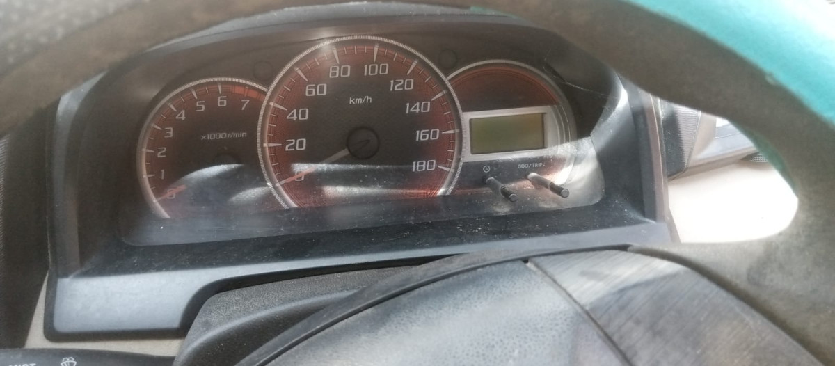 TOYOTA  AVANZA  1.3 E
