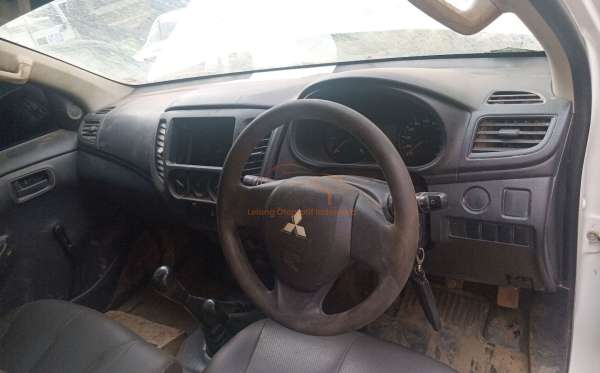 MITSUBISHI HDX SC