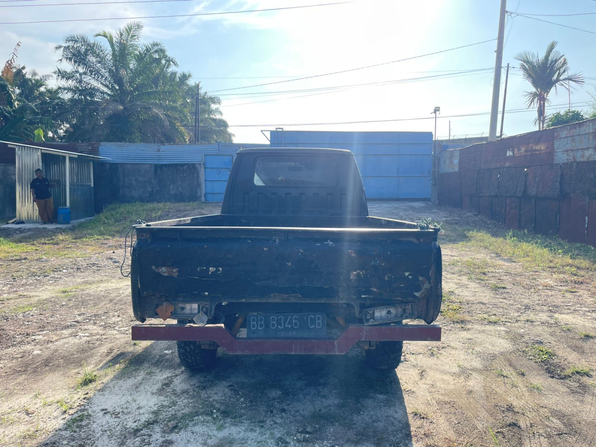 MITSUBISHI L 300  PU