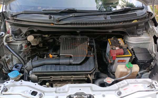 SUZUKI ERTIGA