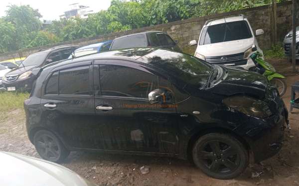 TOYOTA YARIS E