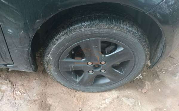 TOYOTA YARIS E