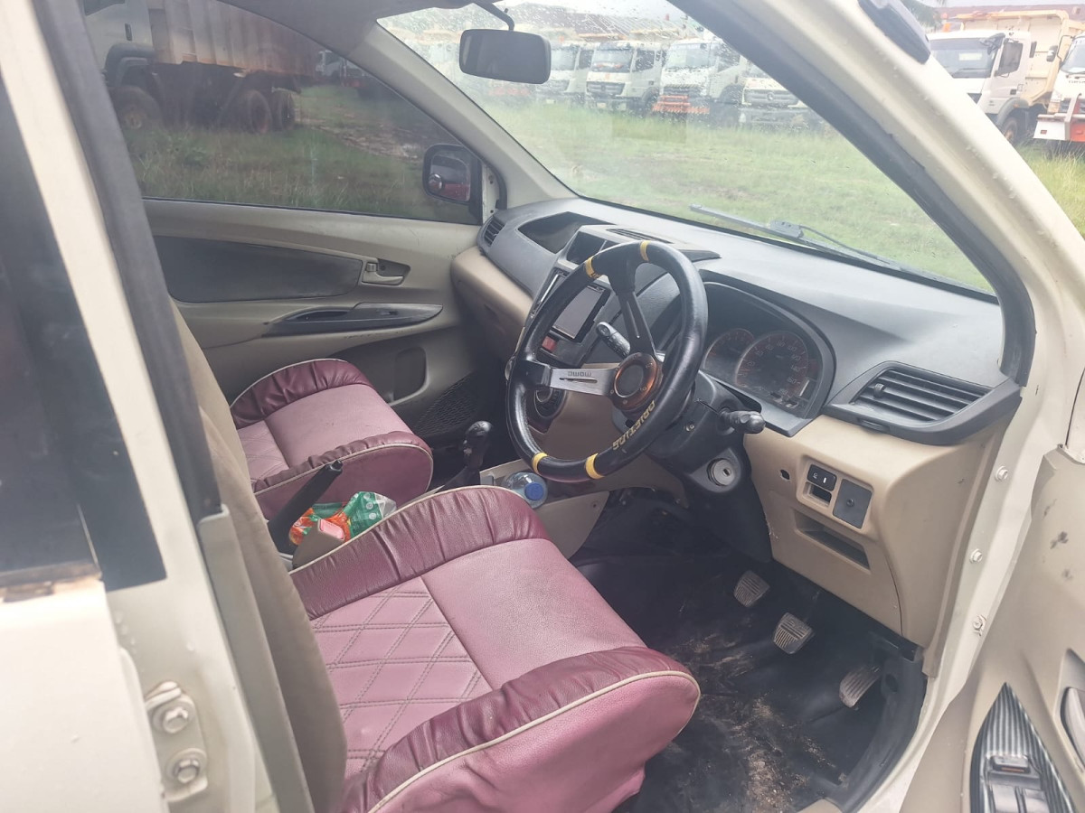 TOYOTA AVANZA 1.3 G