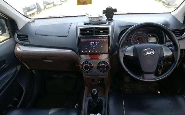 DAIHATSU XENIA