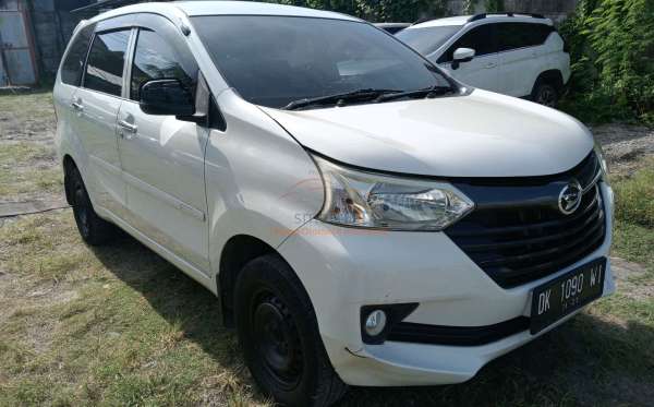 DAIHATSU XENIA