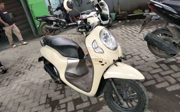 HONDA SCOOPY SPORTY