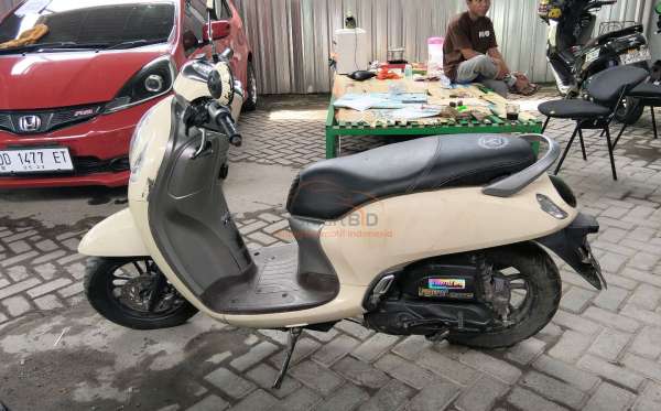 HONDA SCOOPY SPORTY