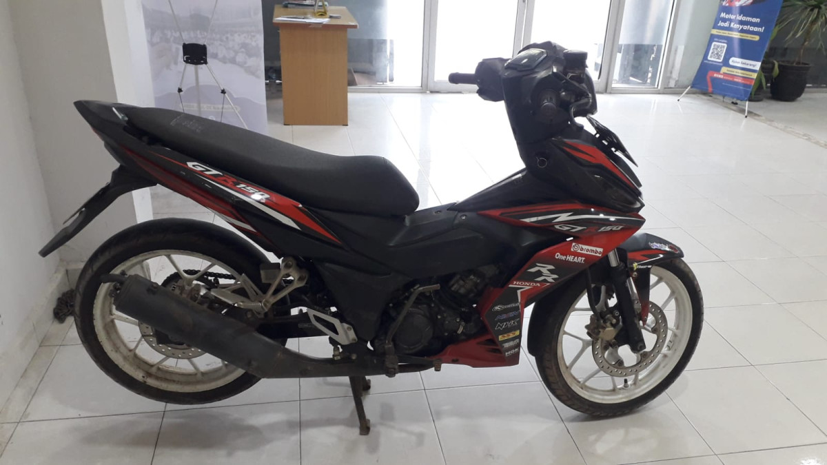 HONDA SUPRA