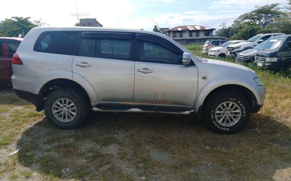 MITSUBISHI PAJERO SPORT 2.5L GLX (4X4)