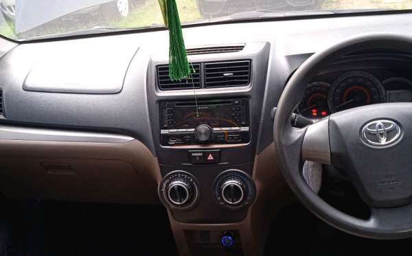 TOYOTA AVANZA 1.3 E
