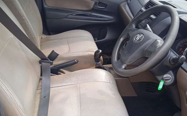 TOYOTA AVANZA 1.3 E