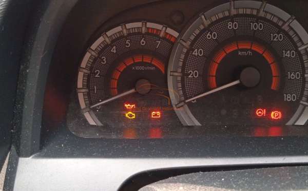 TOYOTA AVANZA 1.3 E