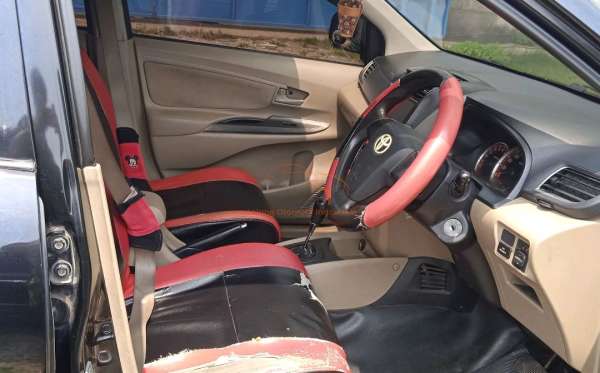 TOYOTA AVANZA 1.3 G