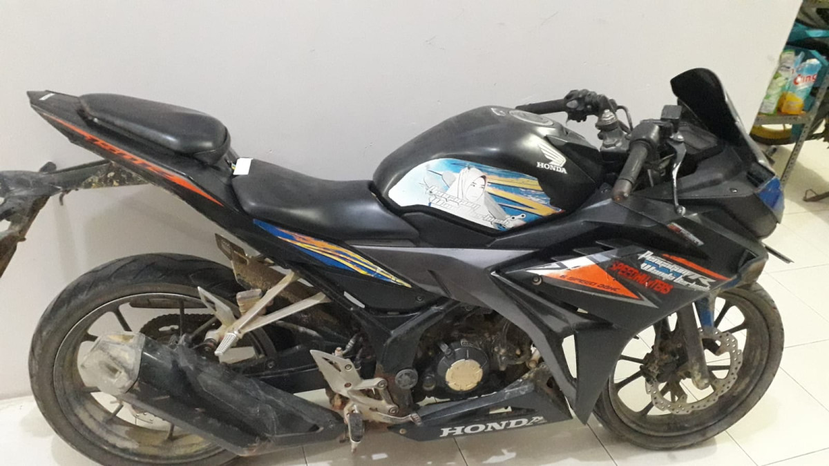 HONDA CBR 150 R