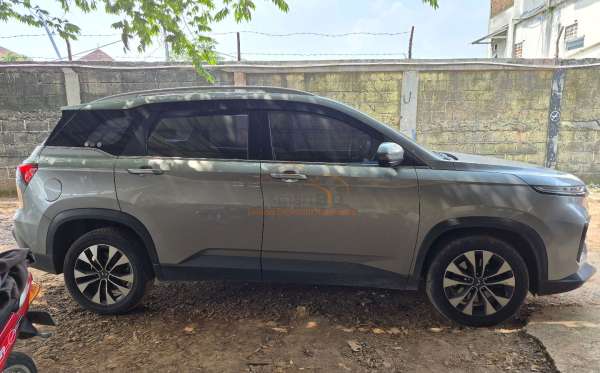 WULING ALMAZ 1.5 LT LUX CVT