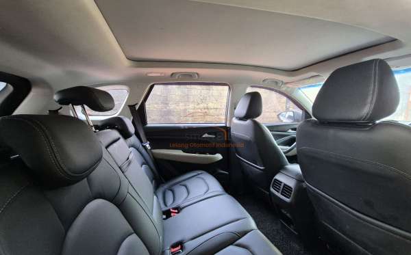 WULING ALMAZ 1.5 LT LUX CVT