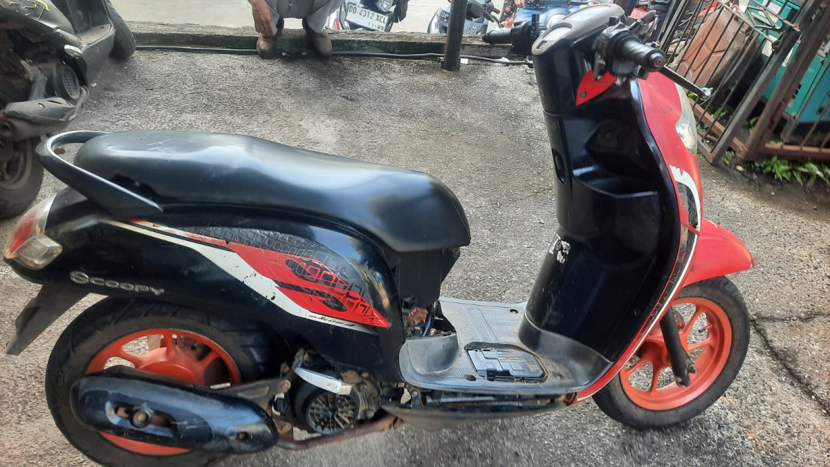 HONDA SCOOPY SPORTY